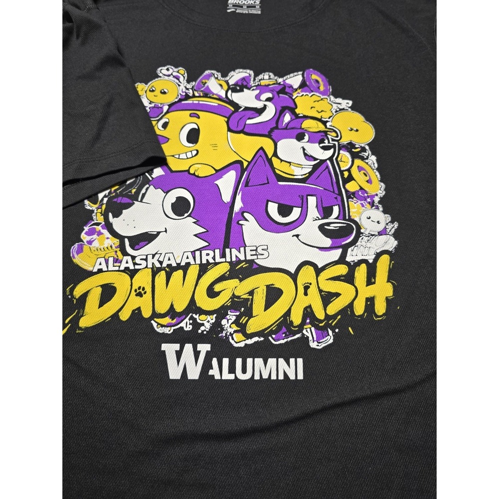 Brooks Running Alaska Airlines Dawg Dash 2025 UW Alumni T-Shirt Black Men's М